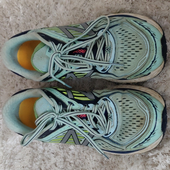 GUC New Balance running shoes - Picture 2 of 6